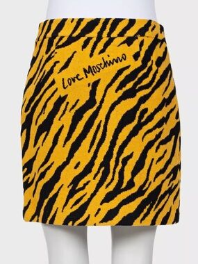 Love Moschino Zebra print mini skirt, 
🚨CLOSET CLEAR OUT - ALL OFFERS WELCOME